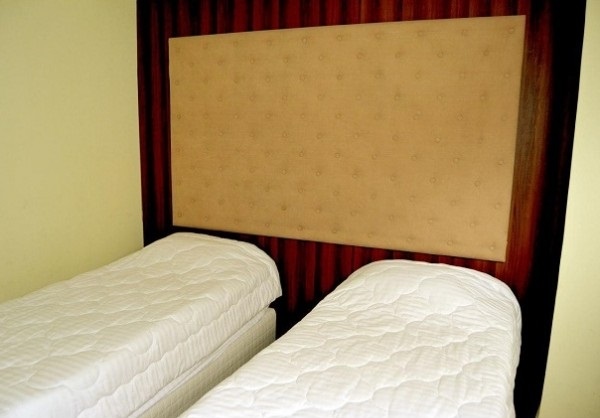 اتاق دو تخته توئین هتل آپارتمان ایرانیان تبریز